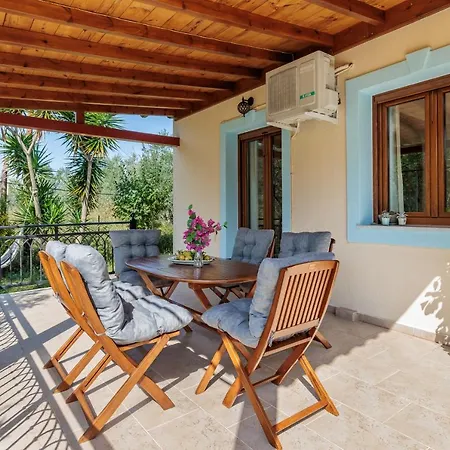 Christina Near Stafylos Nyaraló *