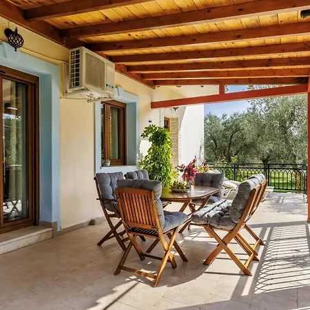 Nyaraló Christina Near Stafylos Szkópelosz