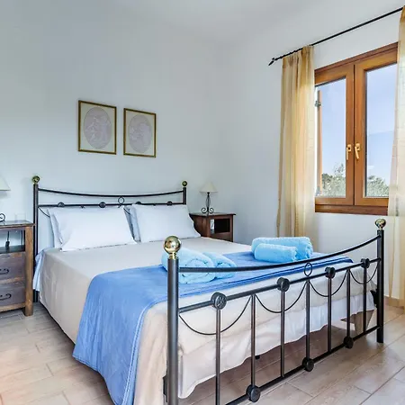 Christina Near Stafylos Nyaraló *