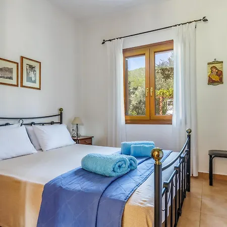 Christina Near Stafylos Szkópelosz