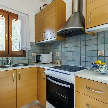 Nyaraló Christina Near Stafylos Szkópelosz