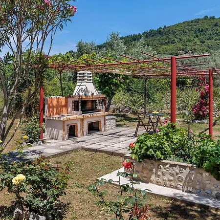 Nyaraló Christina Near Stafylos *